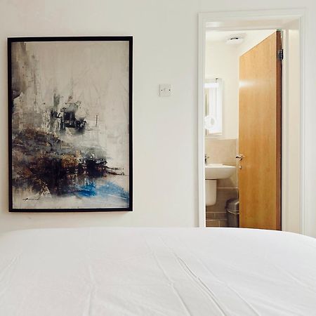 En-Suite Room 5Mins From Tower Bridge 런던 외부 사진
